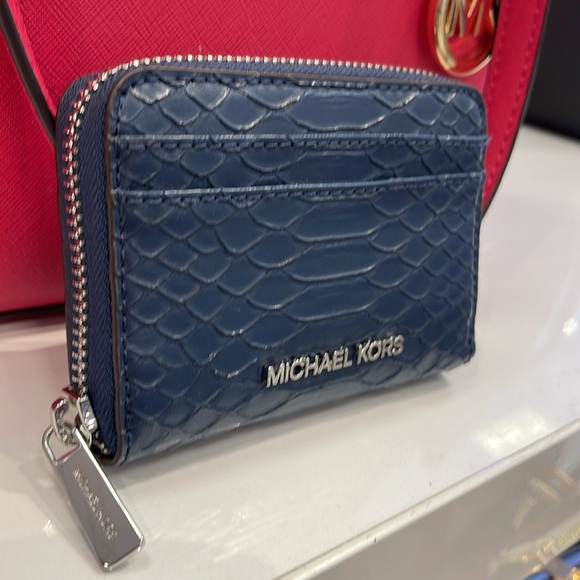 Michael Kors Women Medium Zip Around Card Case Coin Pouch Wallet Navy 
NWT - Picture 5 of 16